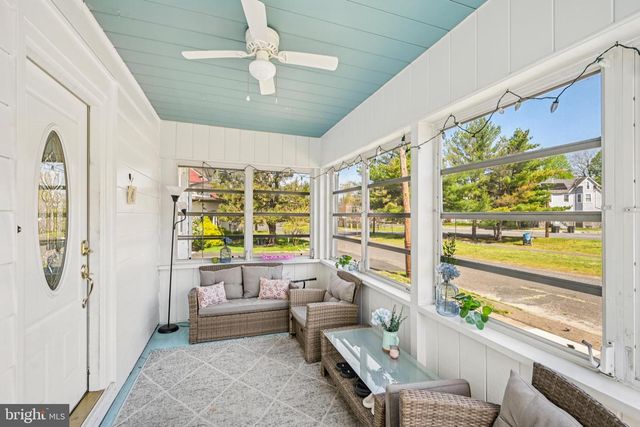 112 W RAILROAD AVE, Blackwood, NJ 08012