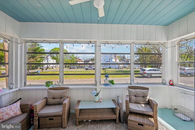 112 W RAILROAD AVE, Blackwood, NJ 08012