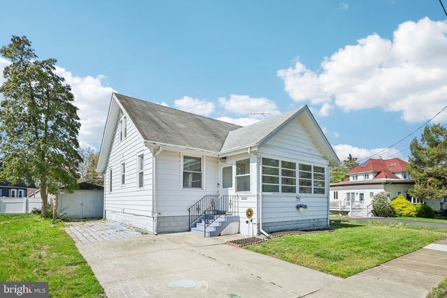 112 W RAILROAD AVE, Blackwood, NJ 08012