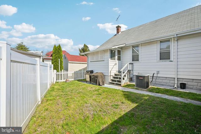 112 W RAILROAD AVE, Blackwood, NJ 08012