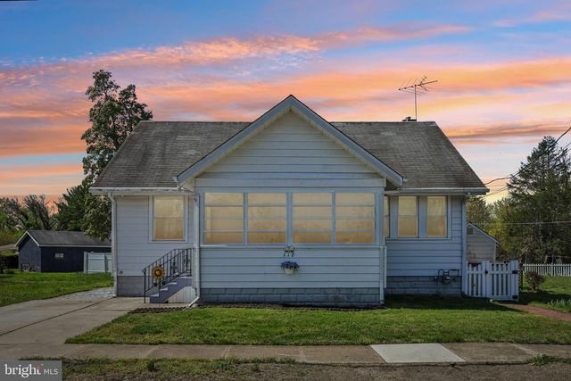 112 W RAILROAD AVE, Blackwood, NJ 08012