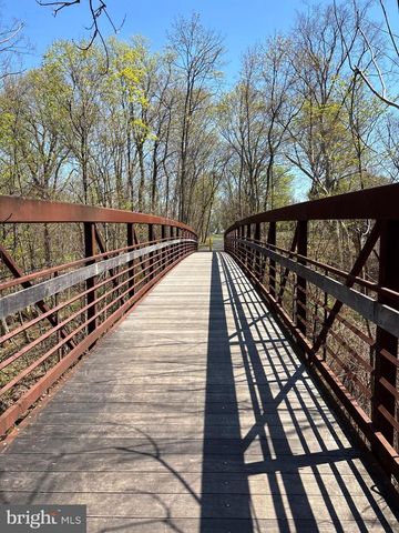 112 W RAILROAD AVE, Blackwood, NJ 08012