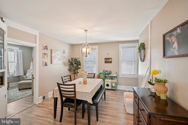 112 W RAILROAD AVE, Blackwood, NJ 08012