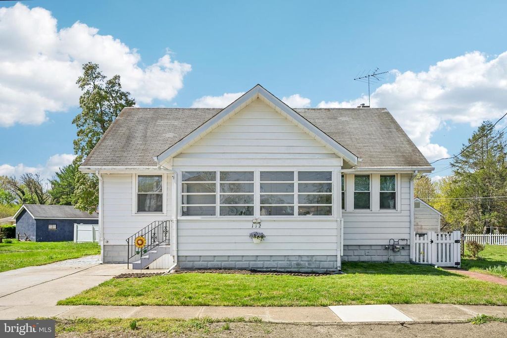 112 W RAILROAD AVE, Blackwood, NJ 08012