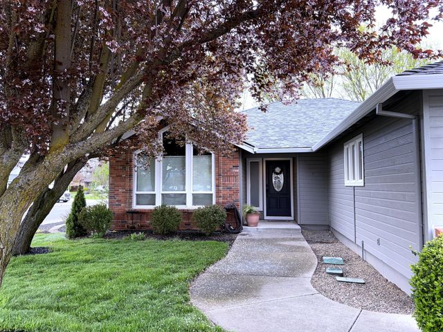 2307 Jeremy Street, Central Point, OR 97502