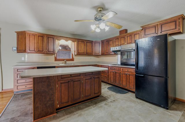 817 FAIRWAY DR, Columbia, MO 65201