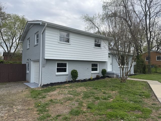 204 Morningside Dr, Clarksville, TN 37042