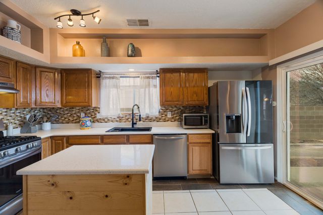 7228 Spruce Mountain Loop NE, Rio Rancho, NM 87144