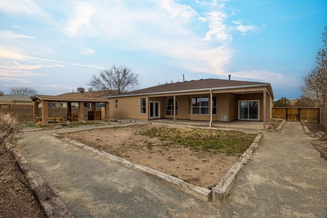 7228 Spruce Mountain Loop NE, Rio Rancho, NM 87144