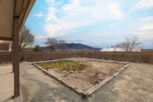 7228 Spruce Mountain Loop NE, Rio Rancho, NM 87144