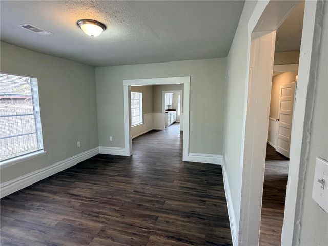 2212 Semmes Street, Houston, TX 77026