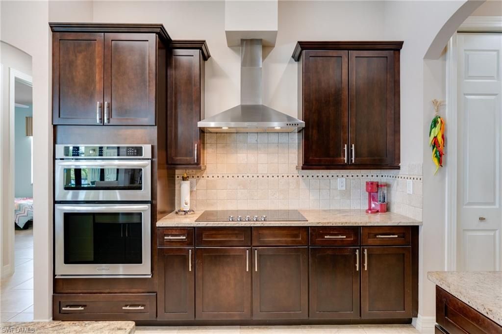 Image 9 of property listing at 4635 NW 32nd TER, Cape Coral, FL 33993