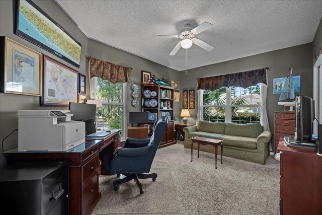 7 Alnwick Road, Palm Beach Gardens, FL 33418