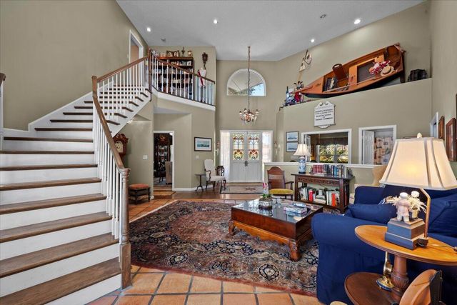 7 Alnwick Road, Palm Beach Gardens, FL 33418