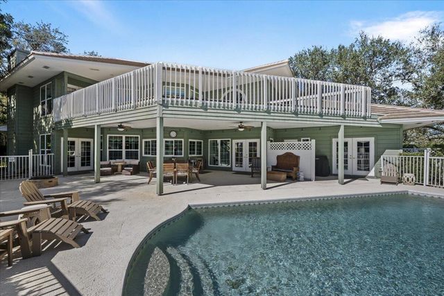 7 Alnwick Road, Palm Beach Gardens, FL 33418