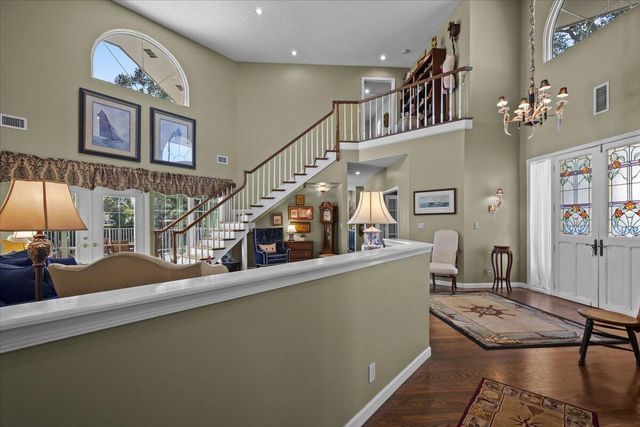 7 Alnwick Road, Palm Beach Gardens, FL 33418