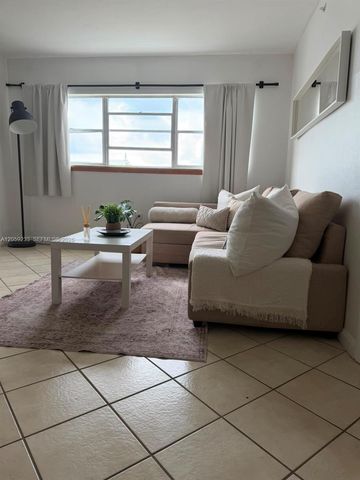 1881 Washington Avenue 10F, Miami Beach, FL 33139