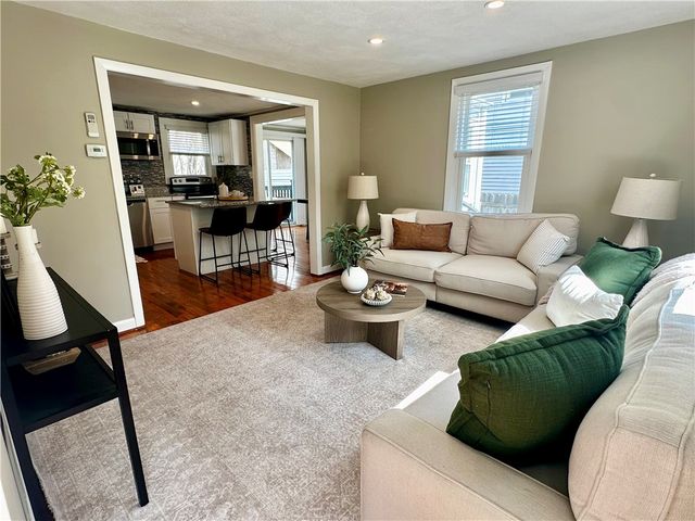 143 River Vue Avenue, Warwick, RI 02889