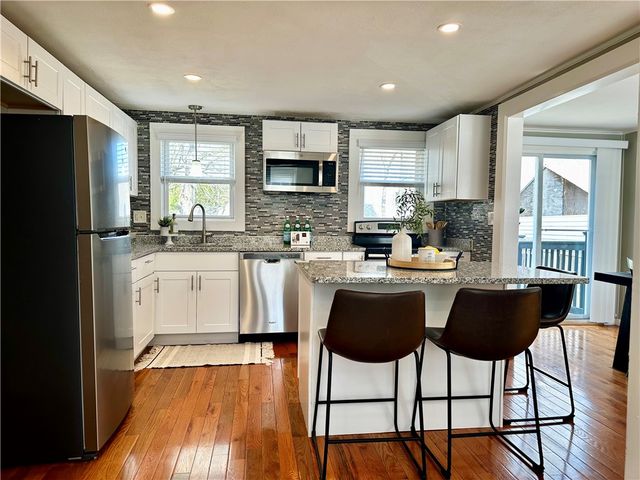 143 River Vue Avenue, Warwick, RI 02889