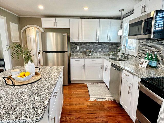 143 River Vue Avenue, Warwick, RI 02889