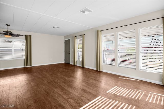 4557 Royal Ridge Boulevard, Las Vegas, NV 89103