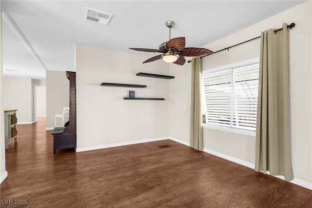 4557 Royal Ridge Boulevard, Las Vegas, NV 89103