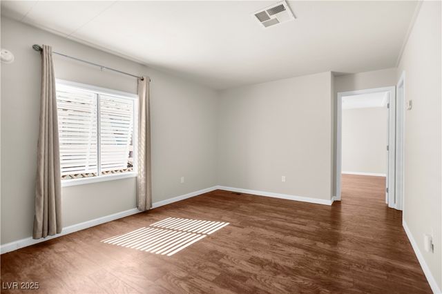 4557 Royal Ridge Boulevard, Las Vegas, NV 89103