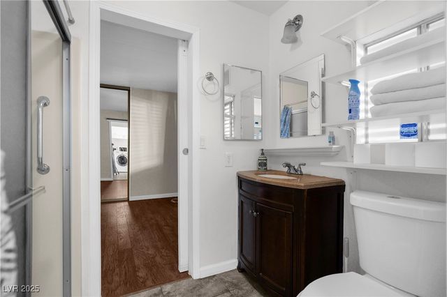 4557 Royal Ridge Boulevard, Las Vegas, NV 89103