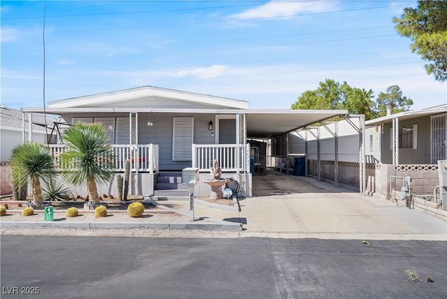 4557 Royal Ridge Boulevard, Las Vegas, NV 89103