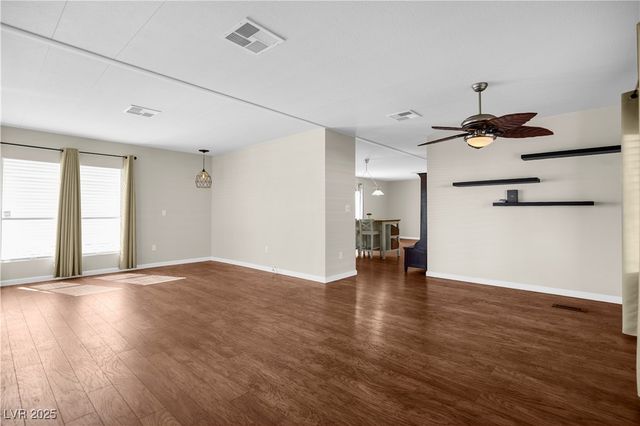 4557 Royal Ridge Boulevard, Las Vegas, NV 89103