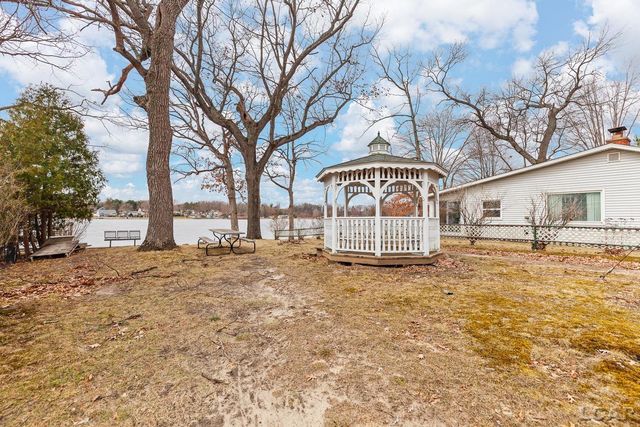 502 Wilbur Avenue, Brooklyn, MI 49230