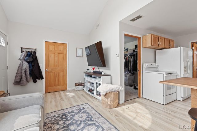 502 Wilbur Avenue, Brooklyn, MI 49230