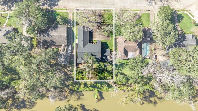 310 Live Oak Lane, Lake Jackson, TX 77566