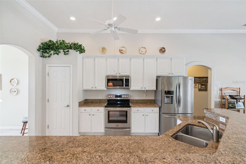 Image 8 of property listing at 9179 DOLLANGER COURT, Orlando, FL 32819