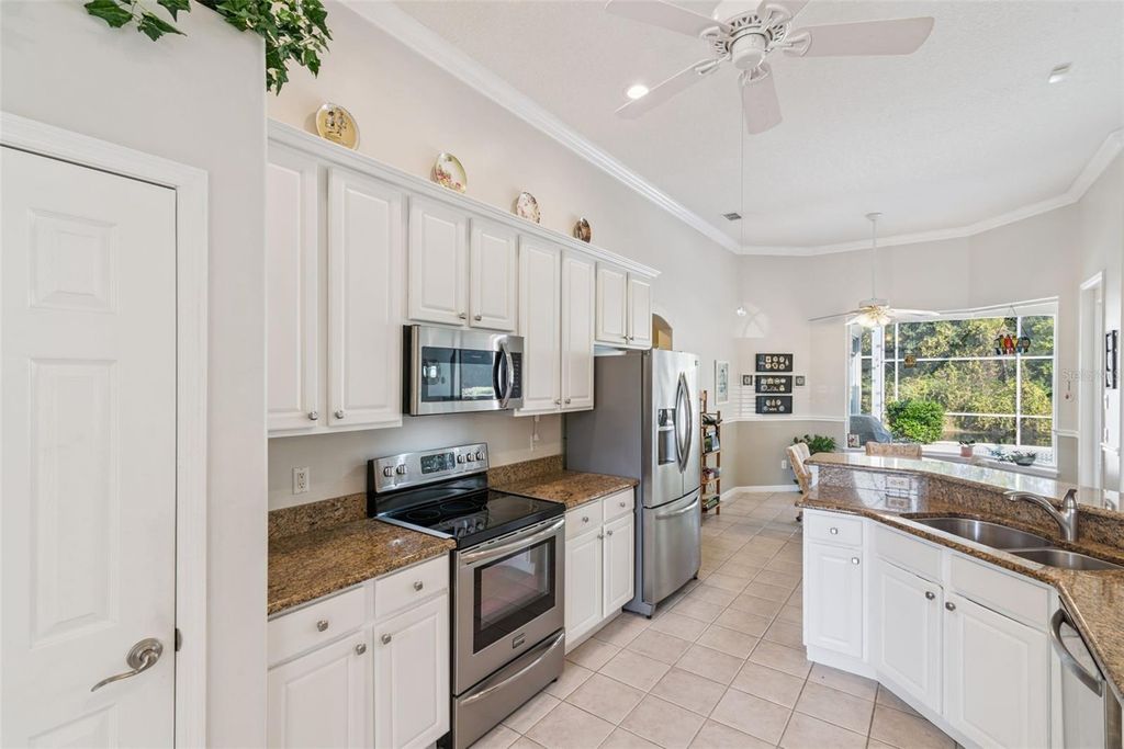 Image 9 of property listing at 9179 DOLLANGER COURT, Orlando, FL 32819