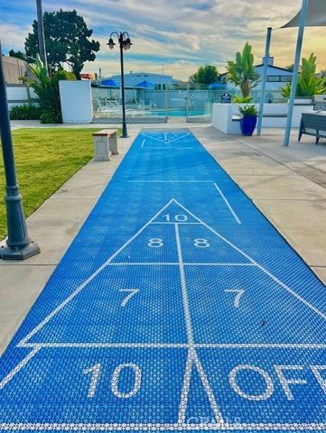 25 Saratoga, Newport Beach, CA 92660