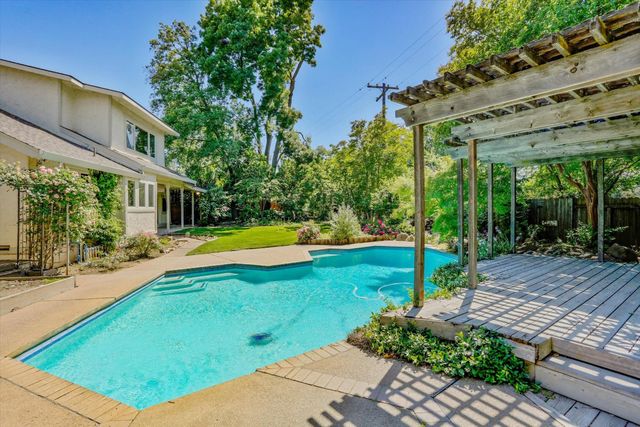 3029 Merrick San Way, Carmichael, CA 95608