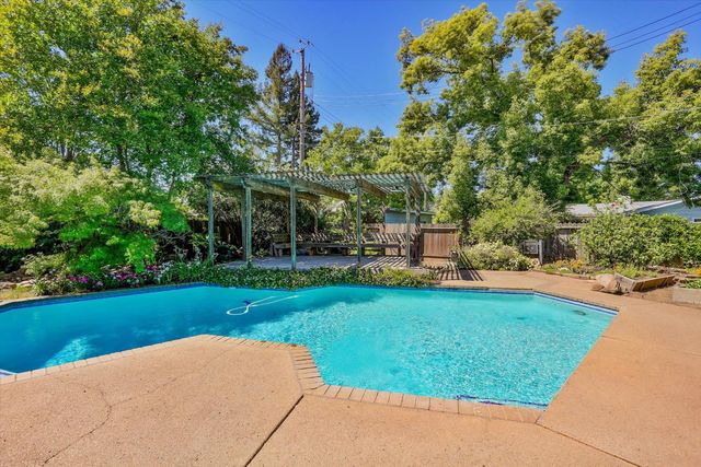 3029 Merrick San Way, Carmichael, CA 95608