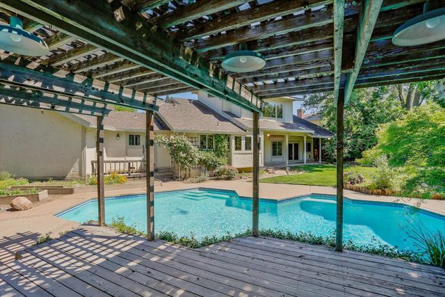 3029 Merrick San Way, Carmichael, CA 95608