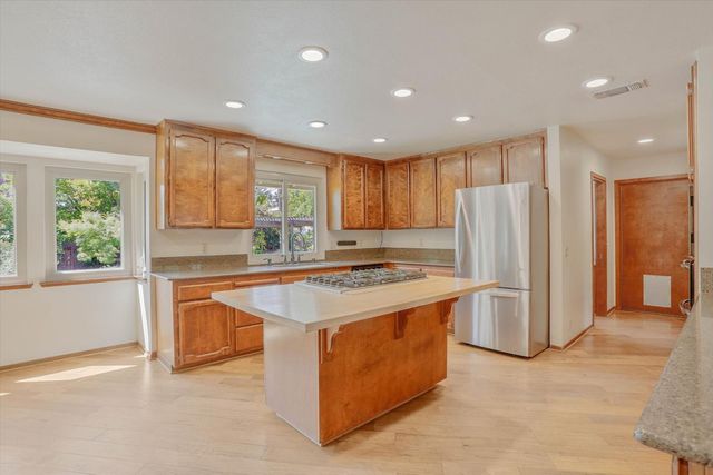 3029 Merrick San Way, Carmichael, CA 95608