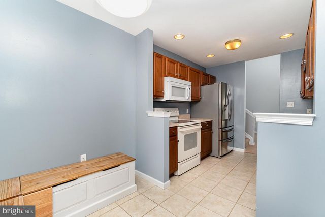 72 COURTYARD DR, Carlisle, PA 17013