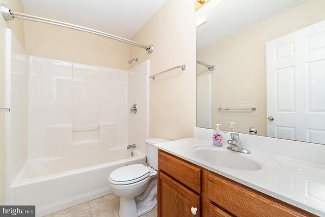 72 COURTYARD DR, Carlisle, PA 17013