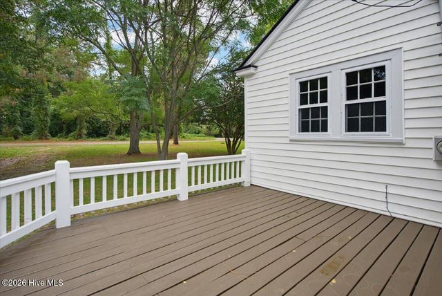 215 E Baltimore Avenue, Pinebluff, NC 28373