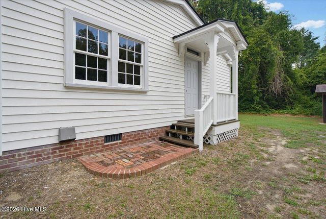 215 E Baltimore Avenue, Pinebluff, NC 28373