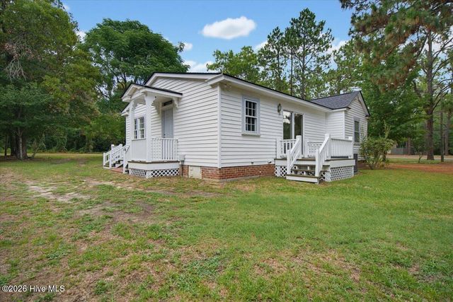 215 E Baltimore Avenue, Pinebluff, NC 28373
