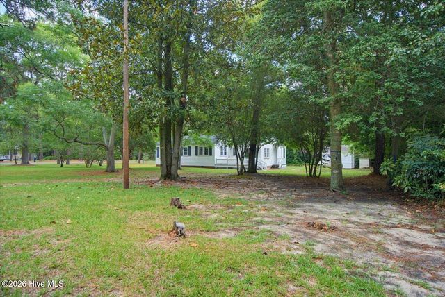 215 E Baltimore Avenue, Pinebluff, NC 28373