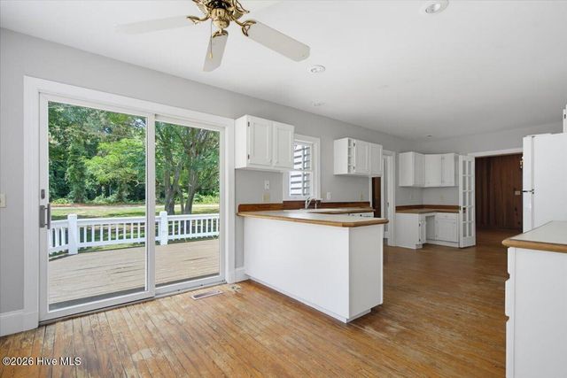 215 E Baltimore Avenue, Pinebluff, NC 28373
