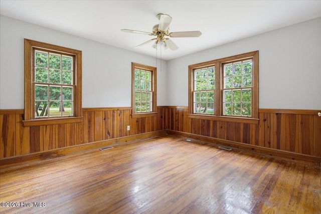 215 E Baltimore Avenue, Pinebluff, NC 28373