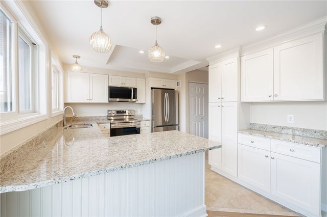 82 Camberley Pl, Penfield, NY 14526