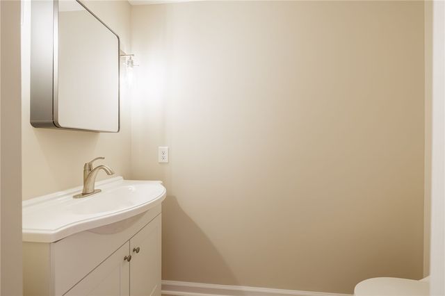 82 Camberley Pl, Penfield, NY 14526